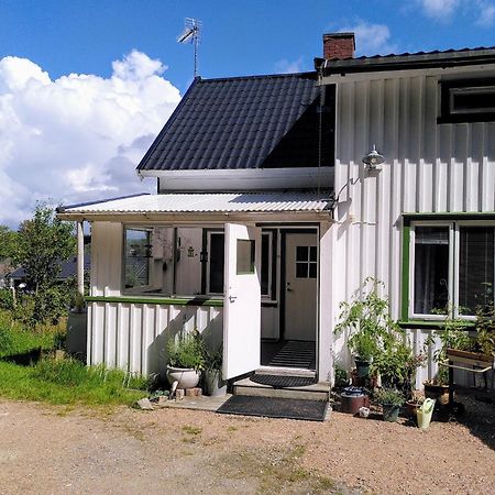 Laegenhet Naturnaera I Henån Exterior foto
